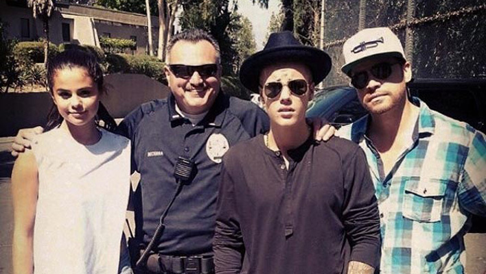 Justin Bieber, Selena Gomez, Cop