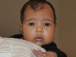 North West: Kanye West präsentiert erstes Babyfoto