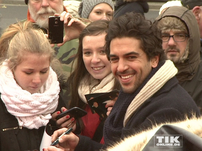 Elyas M'Barek geht auf Tuchfühlung mit den Fans