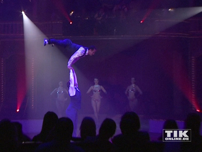 Die Artisten des Roncalli Weihnachtscircus 2014 beeindrucken mit tollen Darbietungen